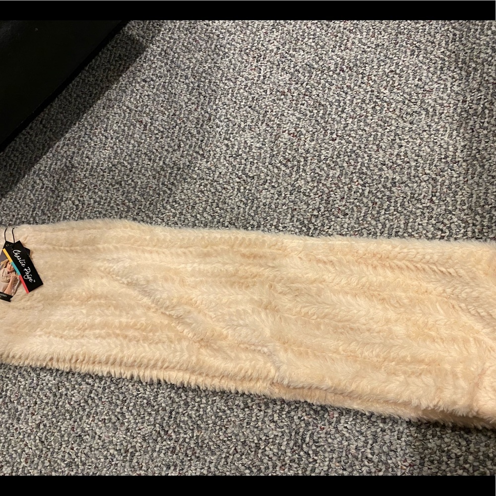 Scarf (brand new)